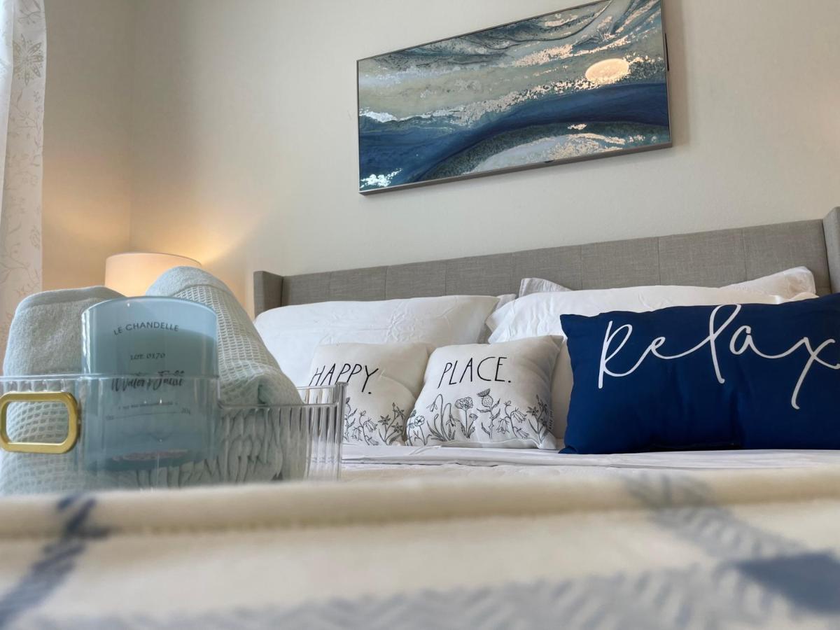 Cozy Retreat-Free Reserved Parking-Pool Addison Bagian luar foto