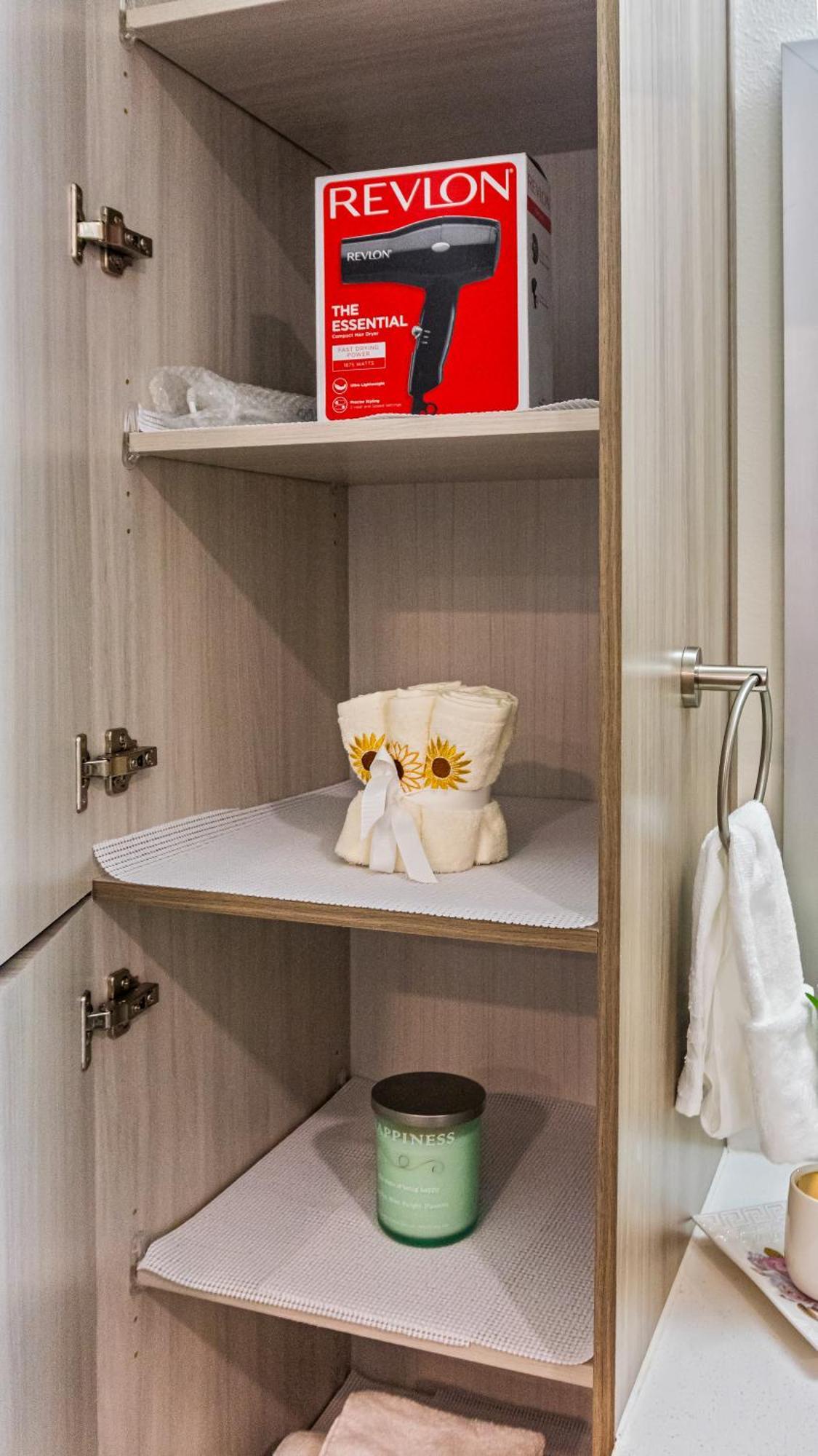 Cozy Retreat-Free Reserved Parking-Pool Addison Bagian luar foto